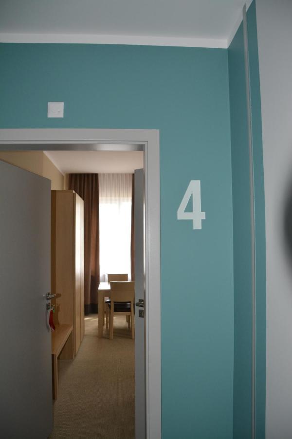 Emef Centrum Szkoleniowo-Serwisowe ソクウカ エクステリア 写真