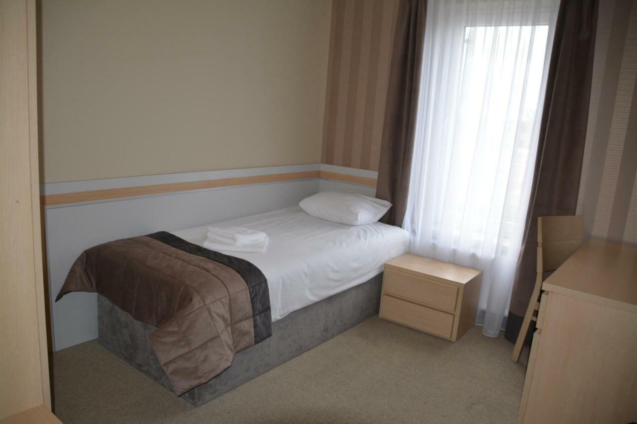 Emef Centrum Szkoleniowo-Serwisowe ソクウカ エクステリア 写真